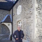 Undated Handout Photo from Grand Designs. Pictured: Kevin McCloud in SW London. See PA Feature SHOWBIZ TV McCloud. Picture credit should read: PA Photo/Channel 4. WARNING: This picture must only be used to accompany PA Feature SHOWBIZ TV McCloud. Channel